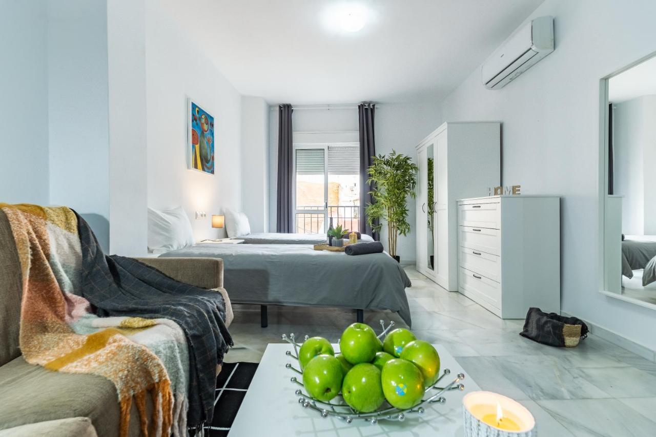 Marmoles Deluxe Apartment - Malaga Centro Екстер'єр фото